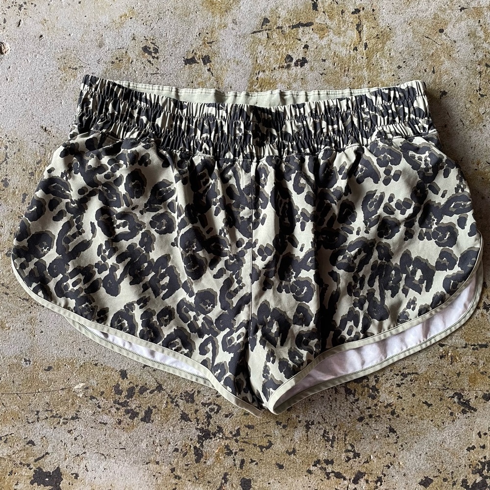 Victoria’s Secret Sport Athletic Shorts in Green/Black Camo Animal Print Size L - Picture 1 of 5